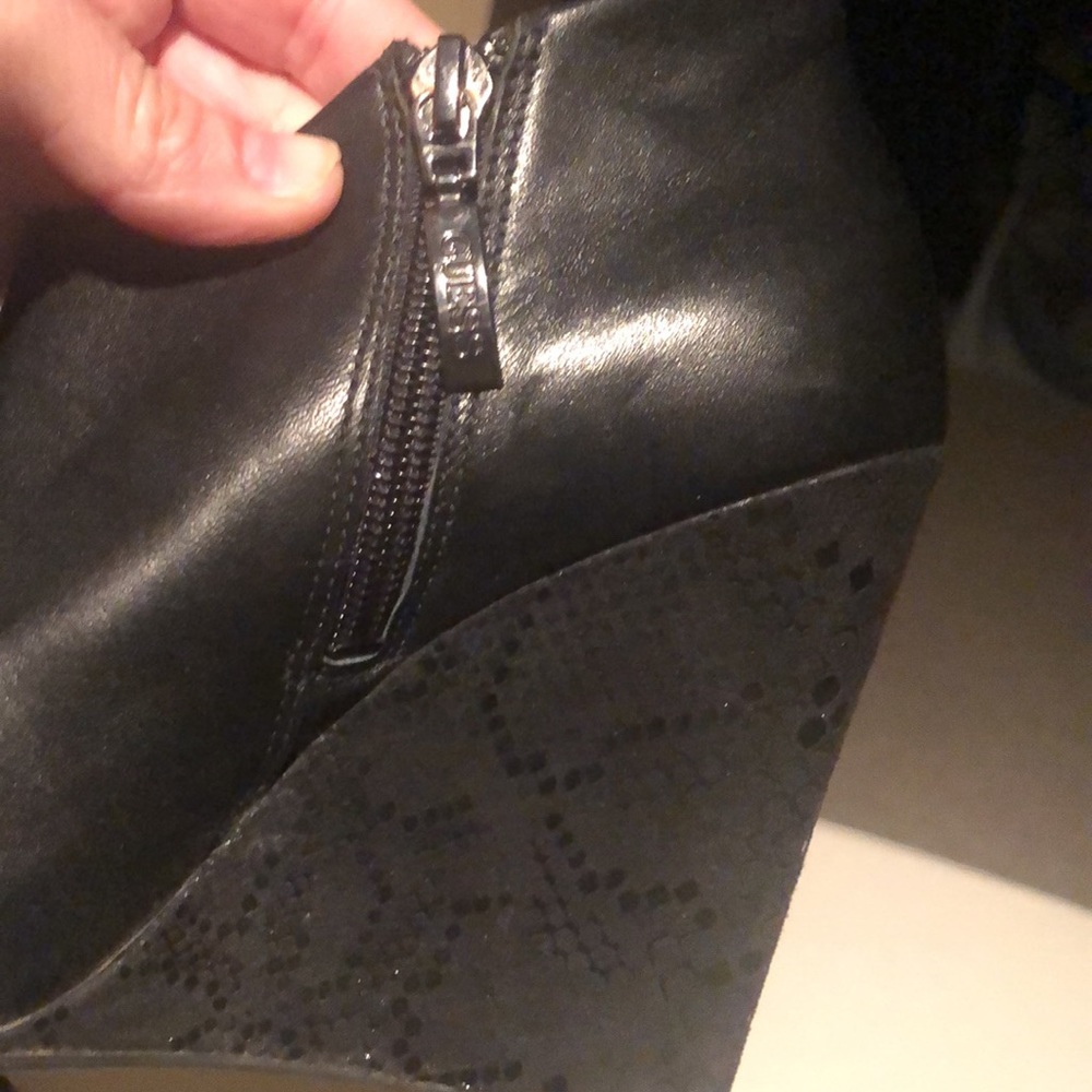 Guess Black Booties With Snake Print On The Heel. - image 8